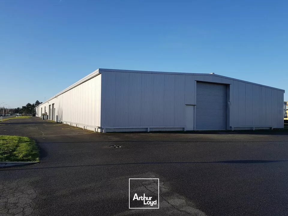 PETIT ENTREPOTS OU ARCHIVES A LOUER DE 125M² - GRAND POITIERS - ZA DE CHASSENEUIL