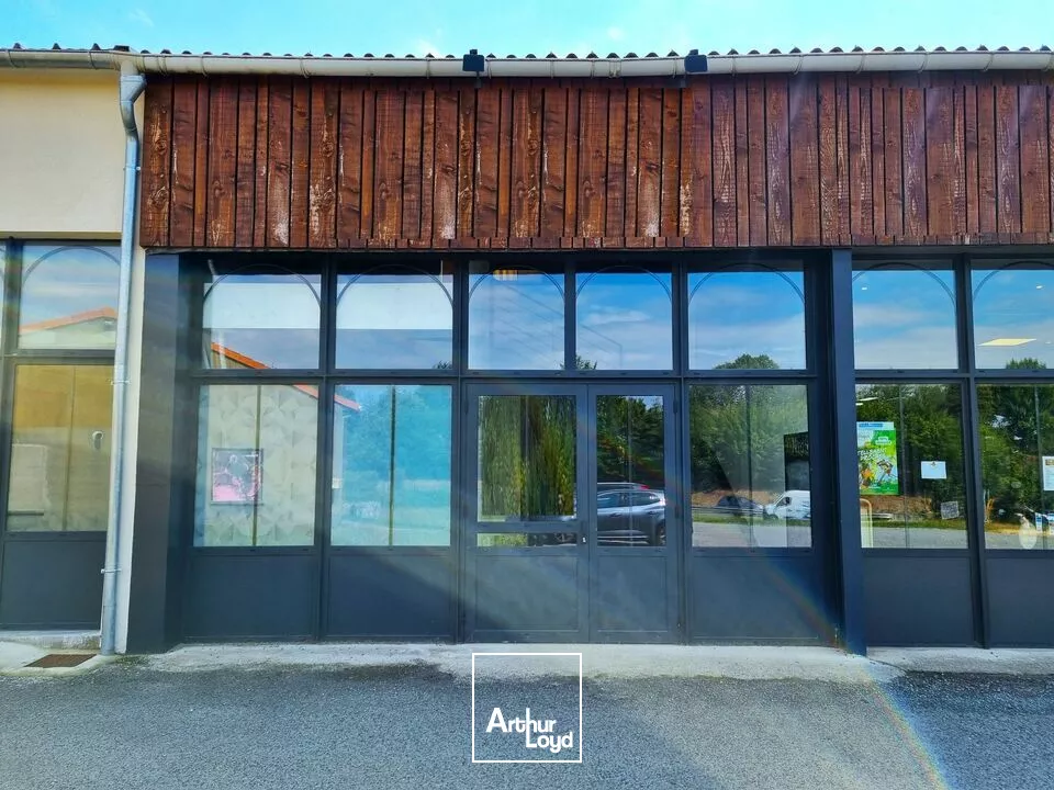SAINT BENOIT - ROCADE - LOCAL PROFESSIONNEL de 187m² - BUREAUX OU ACTIVITES ARTISANALES A VENDRE OU A LOUER