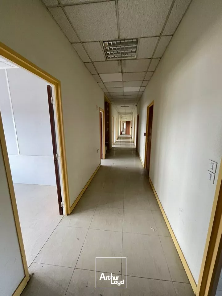 LOCATION BUREAUX NIORT ZONE SAINT LIGUAIRE 200m2 POSSIBLITE JUSQU'A 1022m2