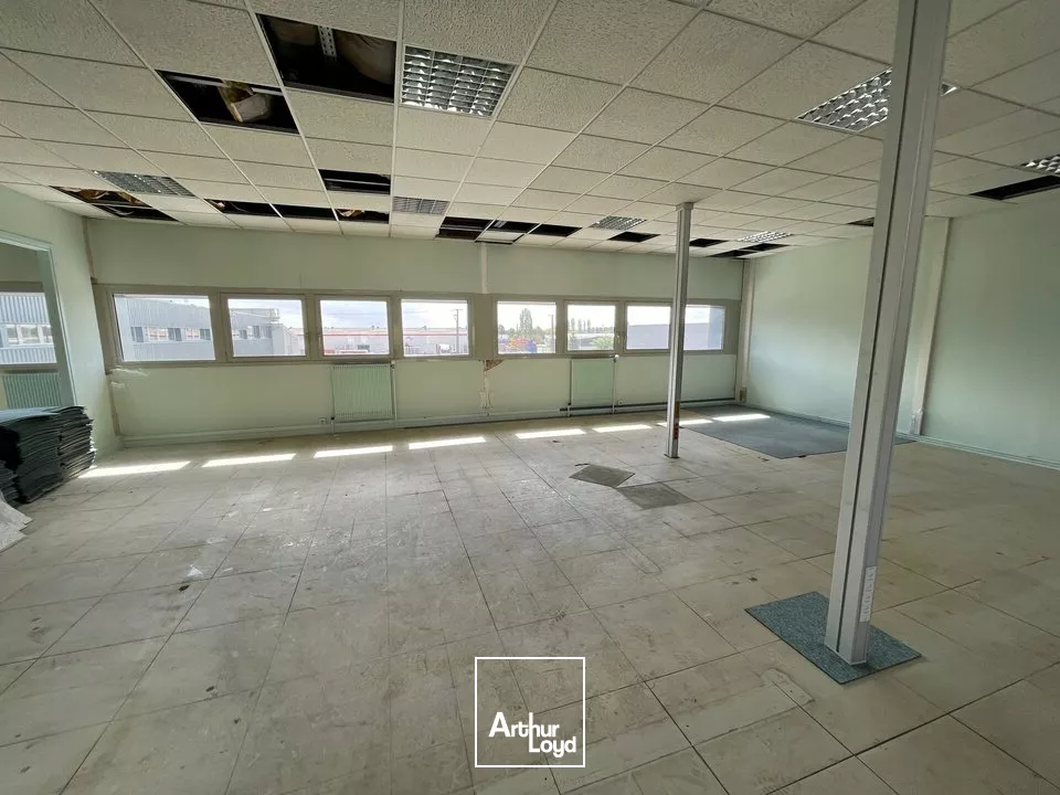 ACHAT BUREAUX NIORT ZONE SAINT LIGUAIRE 1022m2 DIVISIBLE A PARTIR DE 300m2