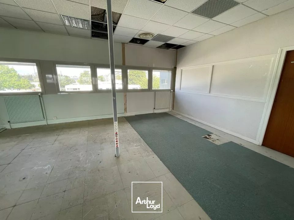ACHAT BUREAUX NIORT ZONE SAINT LIGUAIRE 1022m2 DIVISIBLE A PARTIR DE 300m2