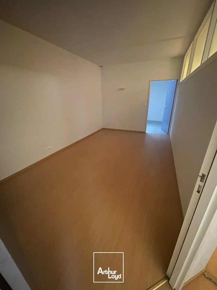 IDEAL PROFESSION MÉDICALE  BUREAUX LUMINEUX ET MODULABLES !