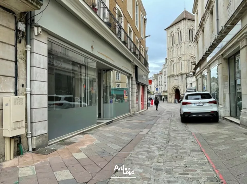 BUREAUX EN CENTRE VILLE - 190M2 POITIERS PLATEAU