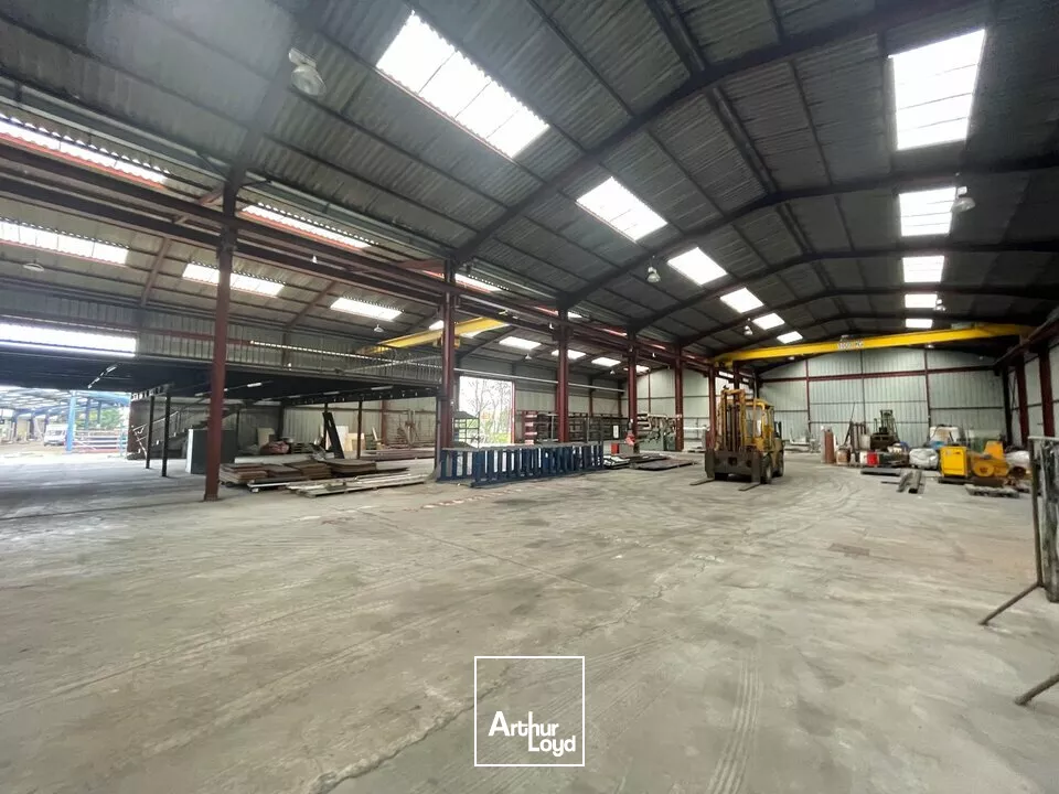 OPPORTUNITE LOCATION 1800m2 LOCAL DE STOCKAGE PROCHE LECLERC