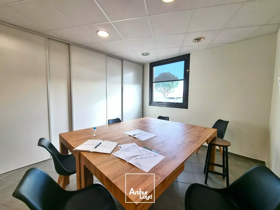 IMMEUBLE DE BUREAUX A VENDRE DE 868M² AU FUTUROSCOPE - POITIERS NORD