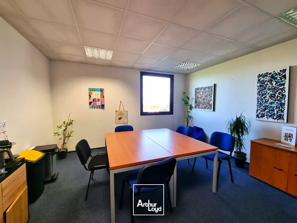 IMMEUBLE DE BUREAUX A VENDRE DE 868M² AU FUTUROSCOPE - POITIERS NORD