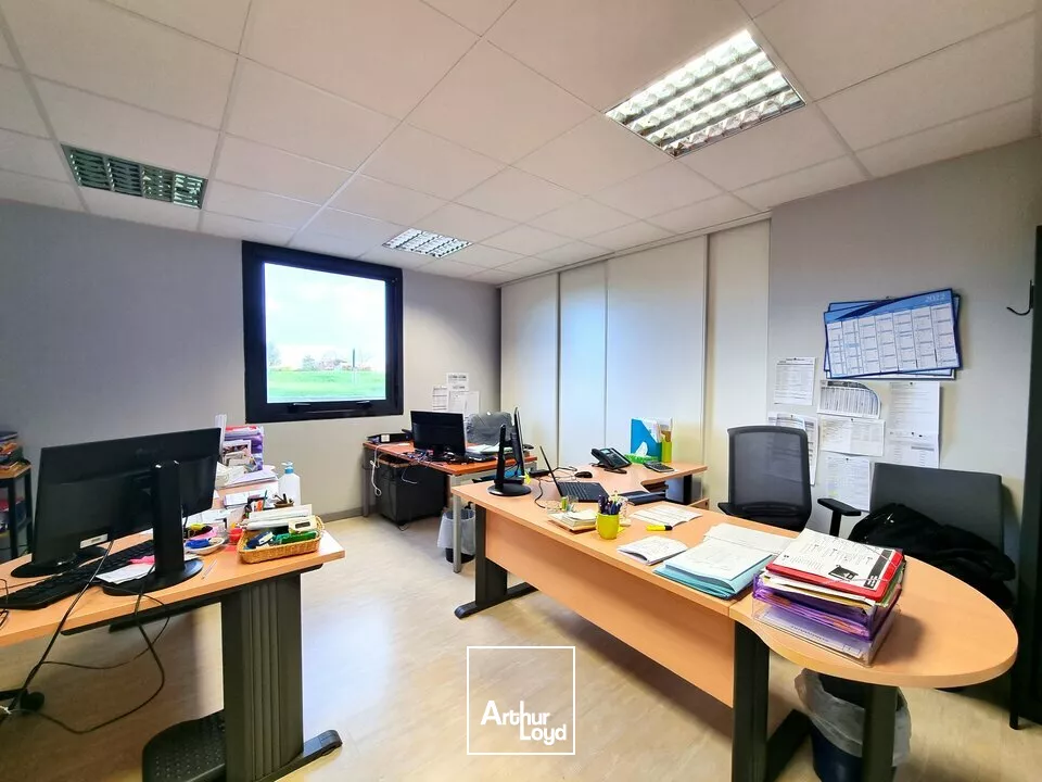 IMMEUBLE DE BUREAUX A VENDRE DE 868M² AU FUTUROSCOPE - POITIERS NORD