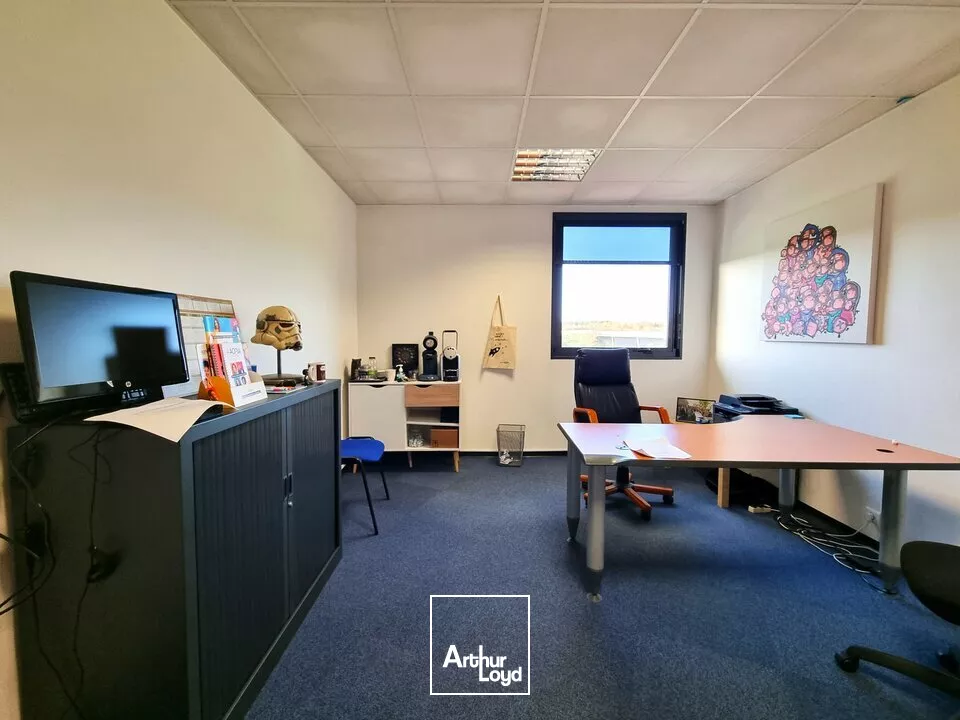 IMMEUBLE DE BUREAUX A VENDRE DE 868M² AU FUTUROSCOPE - POITIERS NORD
