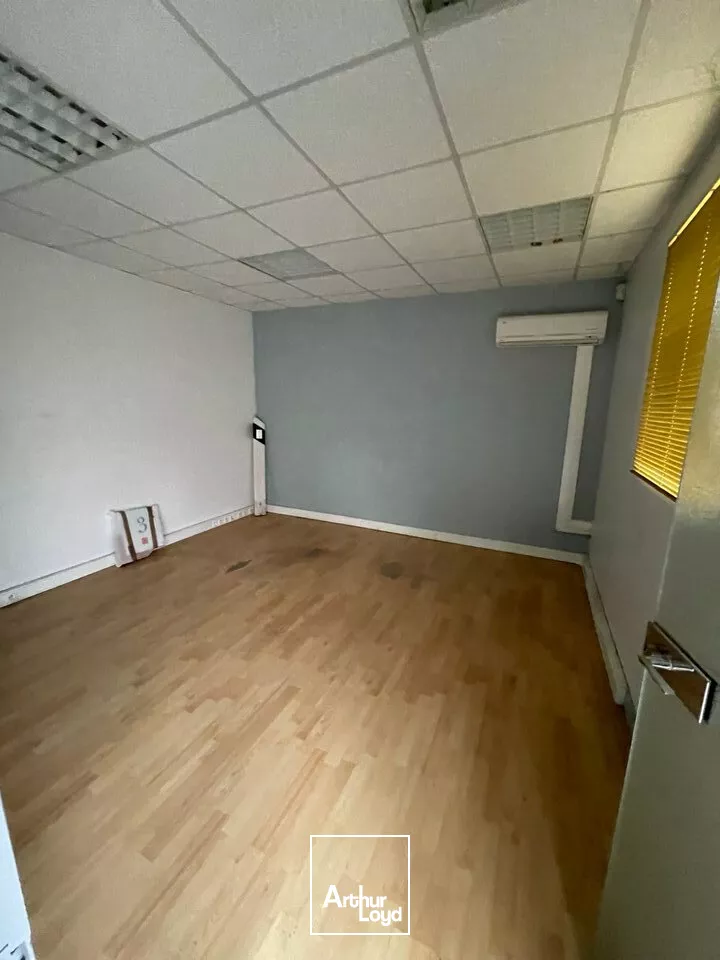 OPPORTUNITE BESSINES LOCATION BUREAUX 496m2 AVEC PARKINGS