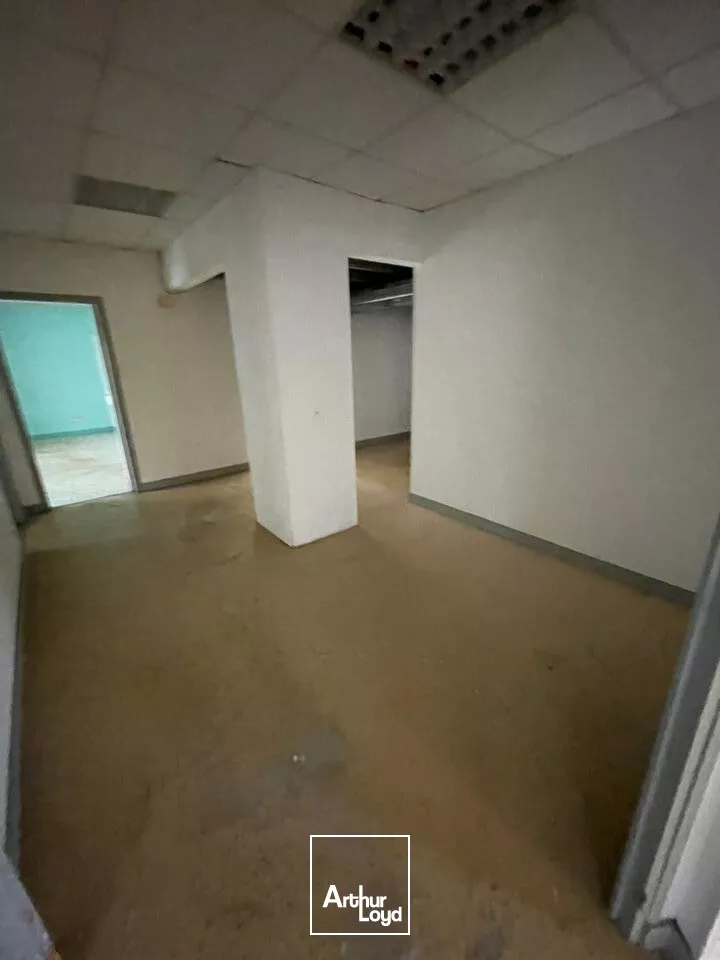 OPPORTUNITE BESSINES LOCATION BUREAUX 496m2 AVEC PARKINGS