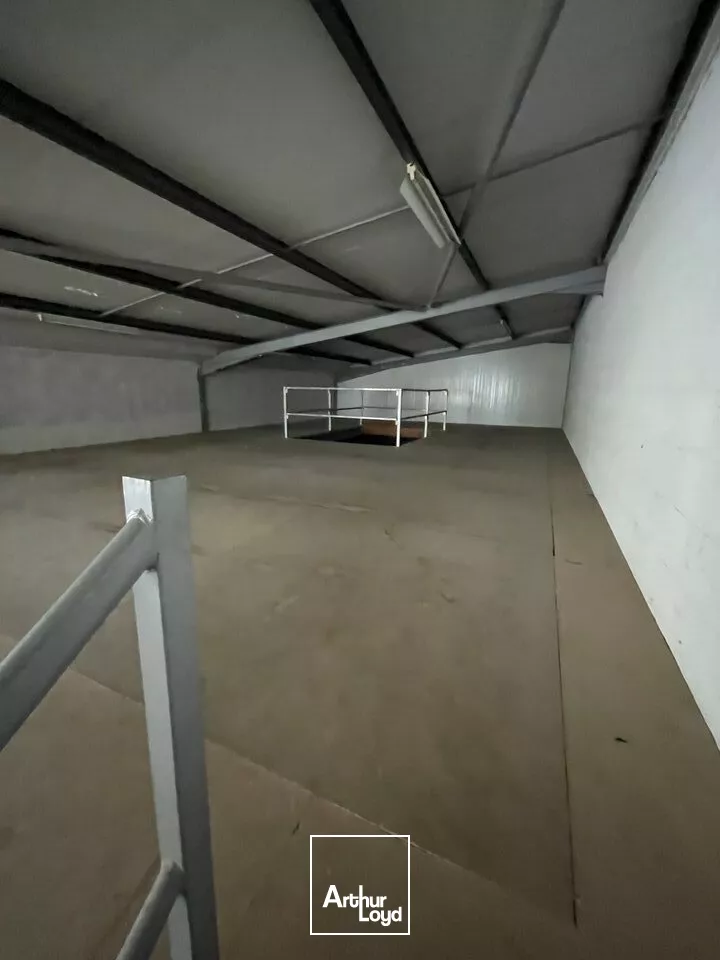 OPPORTUNITE BESSINES LOCATION BUREAUX 496m2 AVEC PARKINGS