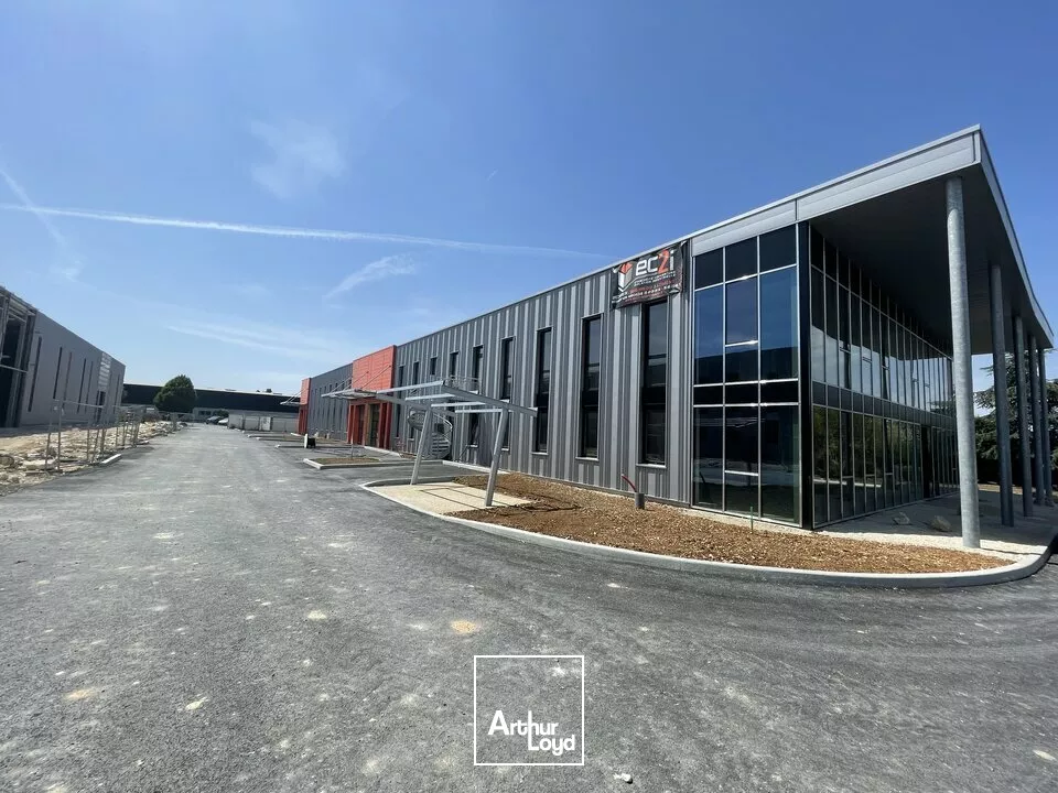 LOCATION LOCAL D'ACTIVITE STOCKAGE NEUF ZONE MENDES FRANCE NIORT