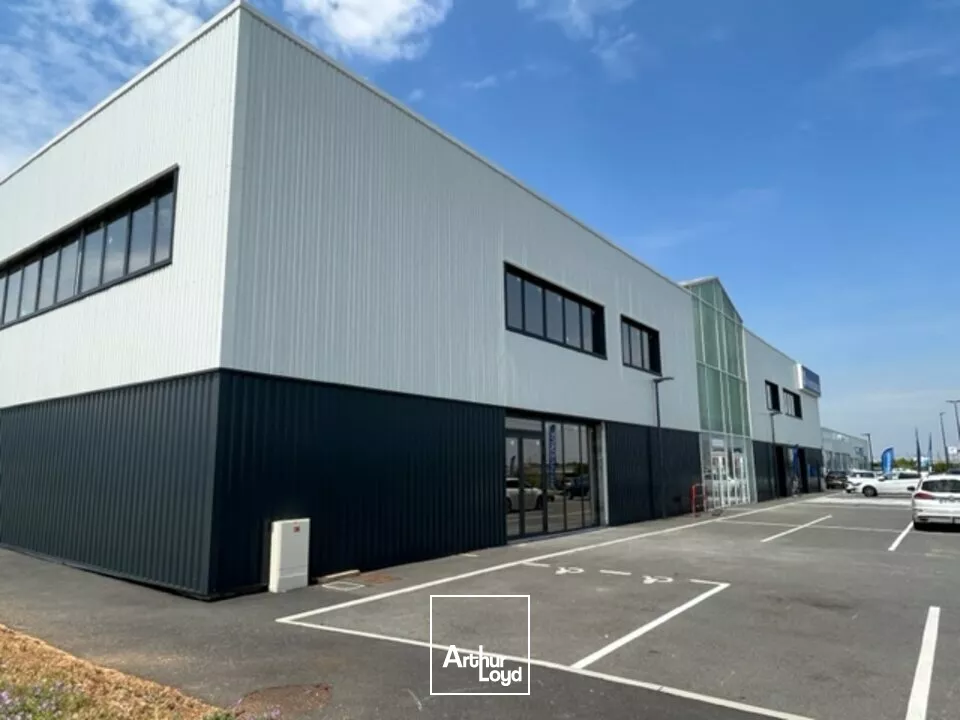 A LOUER BUREAUX NEUFS ZI REPUBLIQUE / POITIERS NORD 650m² 