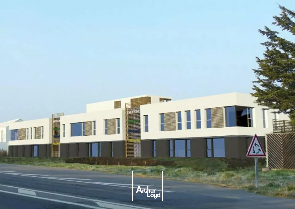 A LOUER BUREAUX NEUFS DE 256 m2 - SUR AXE PASSANT - LES SABLES D'OLONNE 