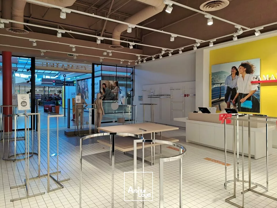 A LOUER CELLULE COMMERCIALE AU SEIN DE LA GALERIE AUCHAN CHATELLERAULT SUD (86)