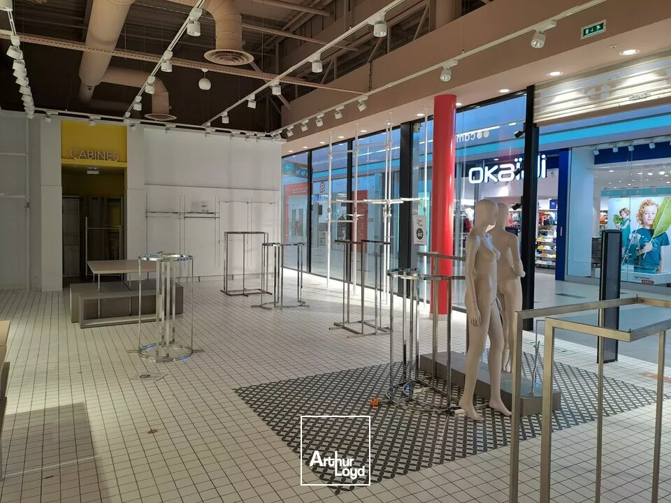 A LOUER CELLULE COMMERCIALE AU SEIN DE LA GALERIE AUCHAN CHATELLERAULT SUD (86)