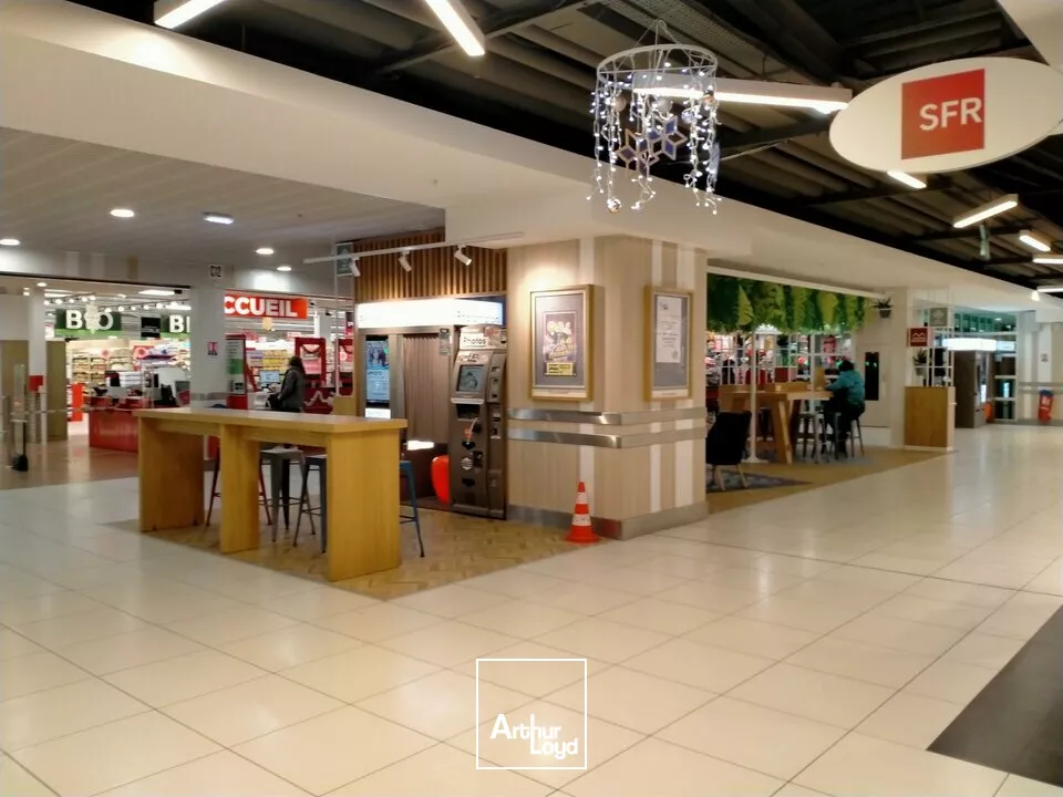 LOCAL COMMERCIAL A LOUER D'UNE SURFACE DE 98 m² - GALERIE COMMERCIALE BEAULIEU - POITIERS