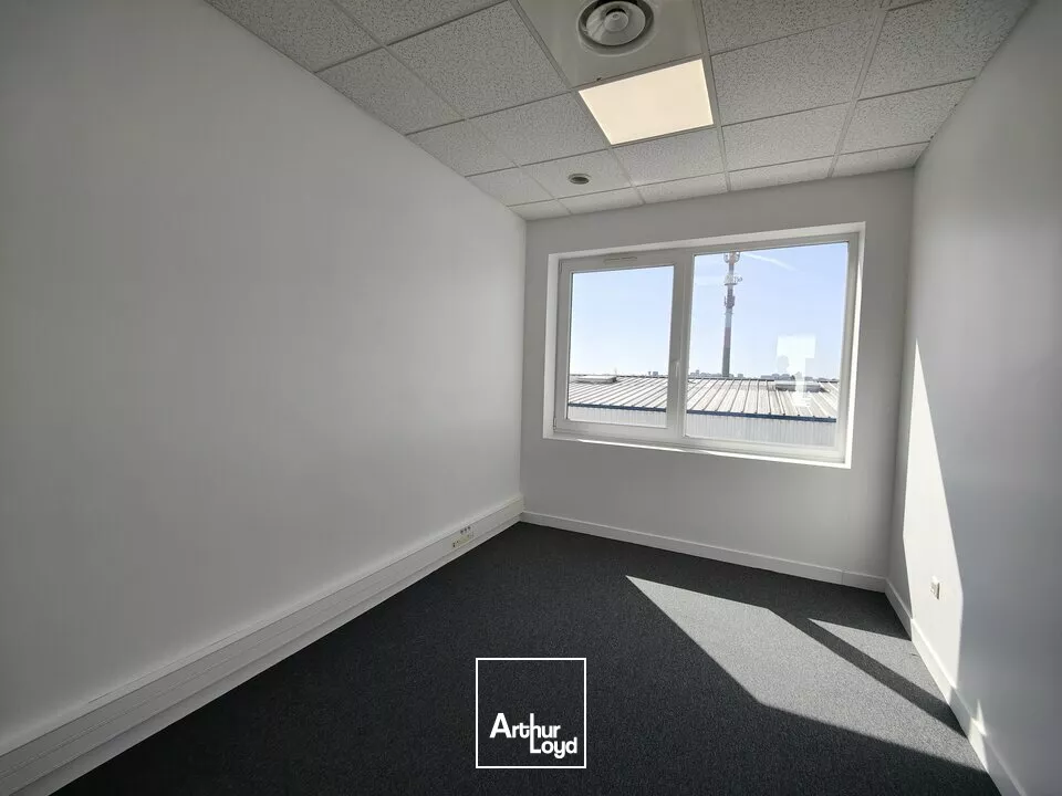 POITIERS ZI REPUBLIQUE - BUREAUX A LOUER DE 275M² 