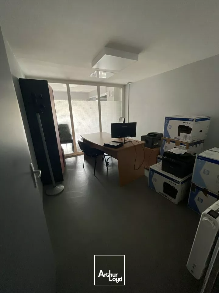 OPPORTUNITE ACHAT 206m2 DE BUREAUX HYPER CENTRE NIORT PROCHE PLACE CENTRALE LA BRECHE AVEC PARKINGS