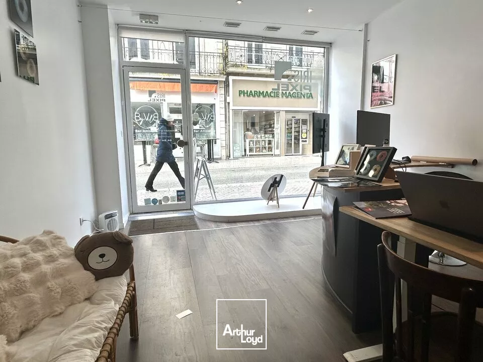 LOCAL COMMERCIAL 20M2 POITIERS HYPER CENTRE PIETON