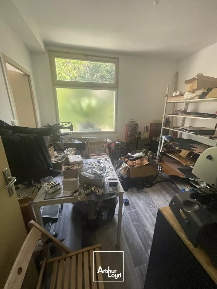 LOCATION BUREAUX AVEC VISIBILITE 70m2 CENTRE VILLE NIORT PARKING GRATUIT