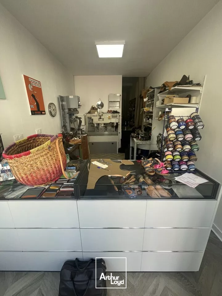 LOCATION BUREAUX AVEC VISIBILITE 70m2 CENTRE VILLE NIORT PARKING GRATUIT