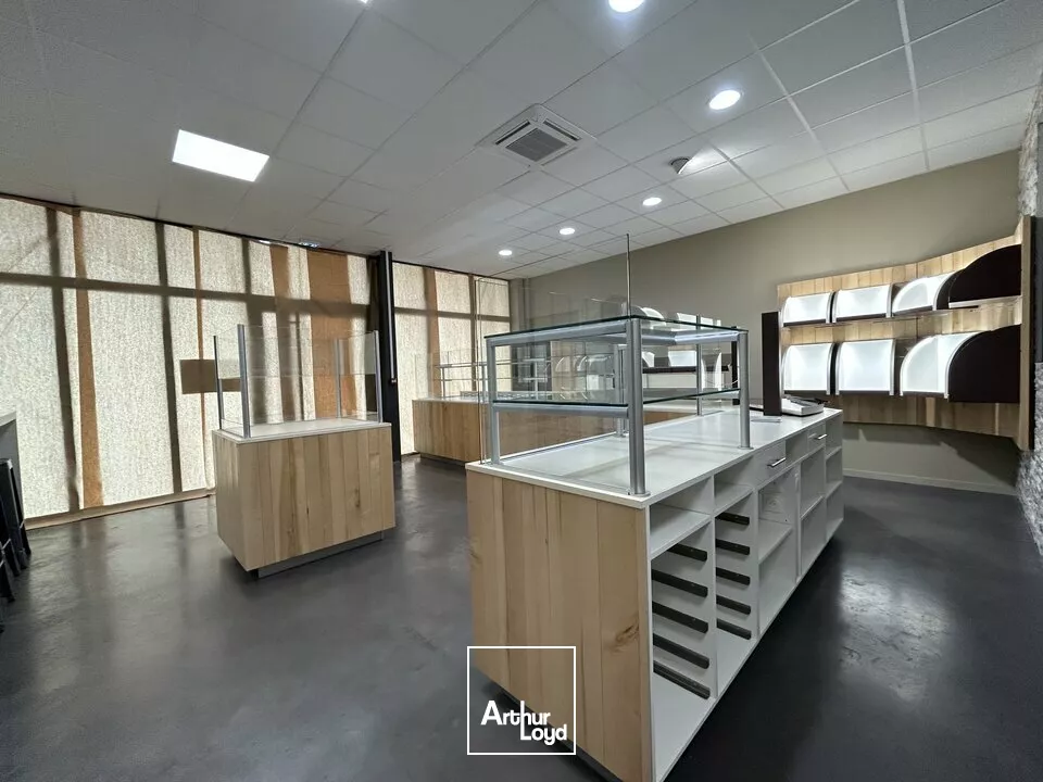 LOCAL COMMERCIAL AU BORD DE L'AXE ROUTIER POITIERS - CHÂTELLERAULT 