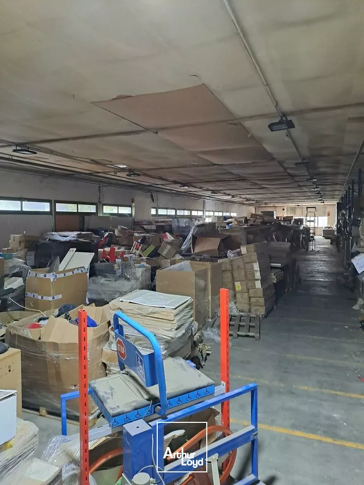 LOCAUX DE STOCKAGE A LOUER AVEC BUREAUX LOUDUN SUD (86)