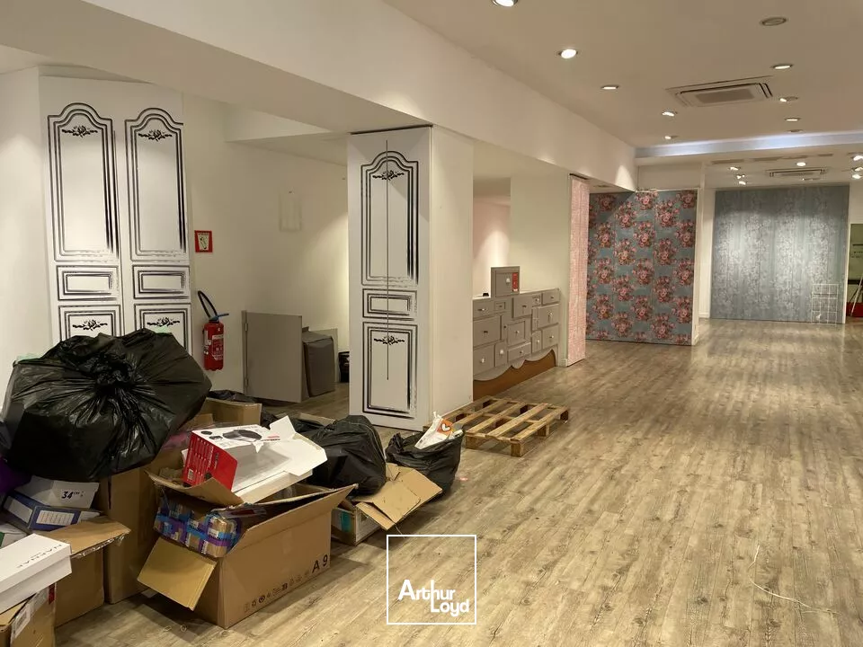 NIORT BEL EMPLACEMENT RUE PREMIUM HYPER CENTRE