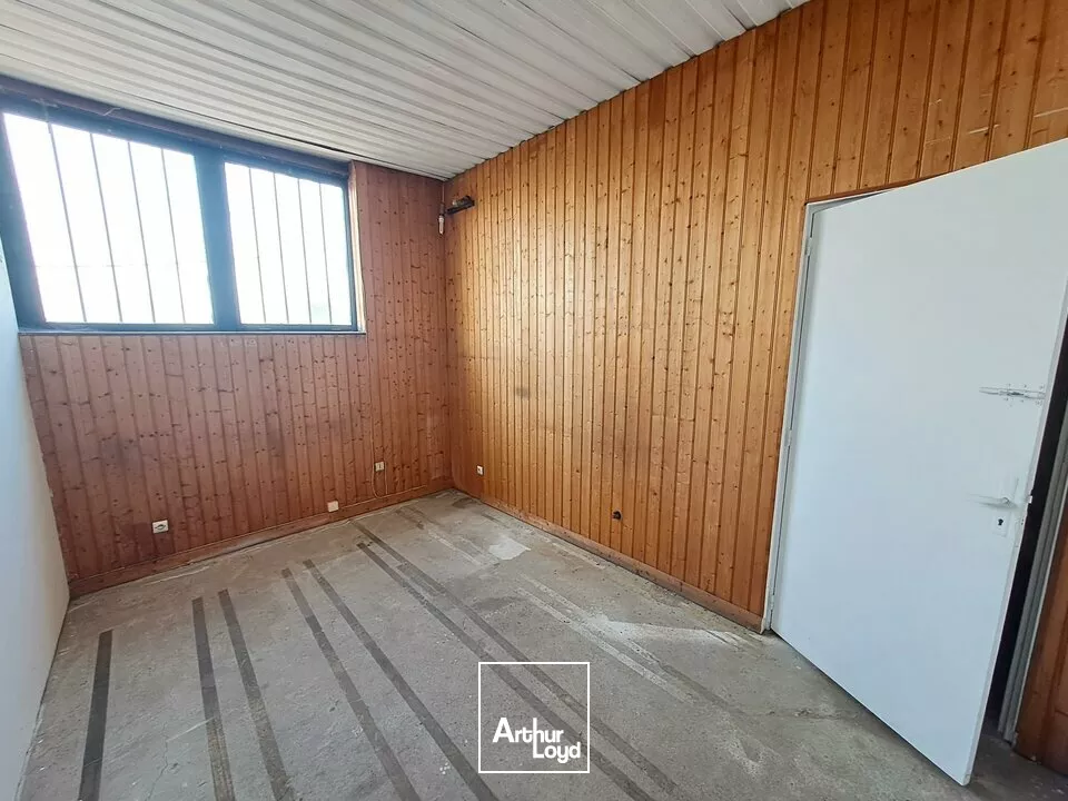 A LOUER TRES BIEN SITUÉ LOCAL DE STOCKAGE CHATELLERAULT NORD (86)