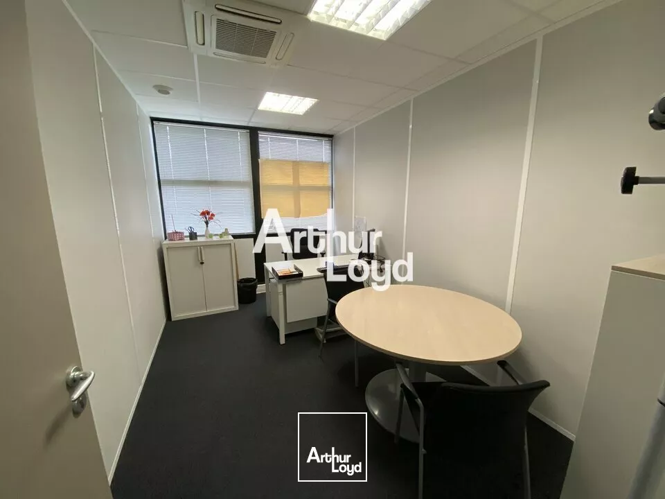 BUREAUX D'ENVIRON 196m2 
