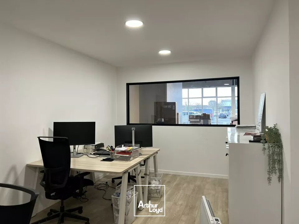 Local commercial à louer - 375 m² - Tours Nord / L'Horloge