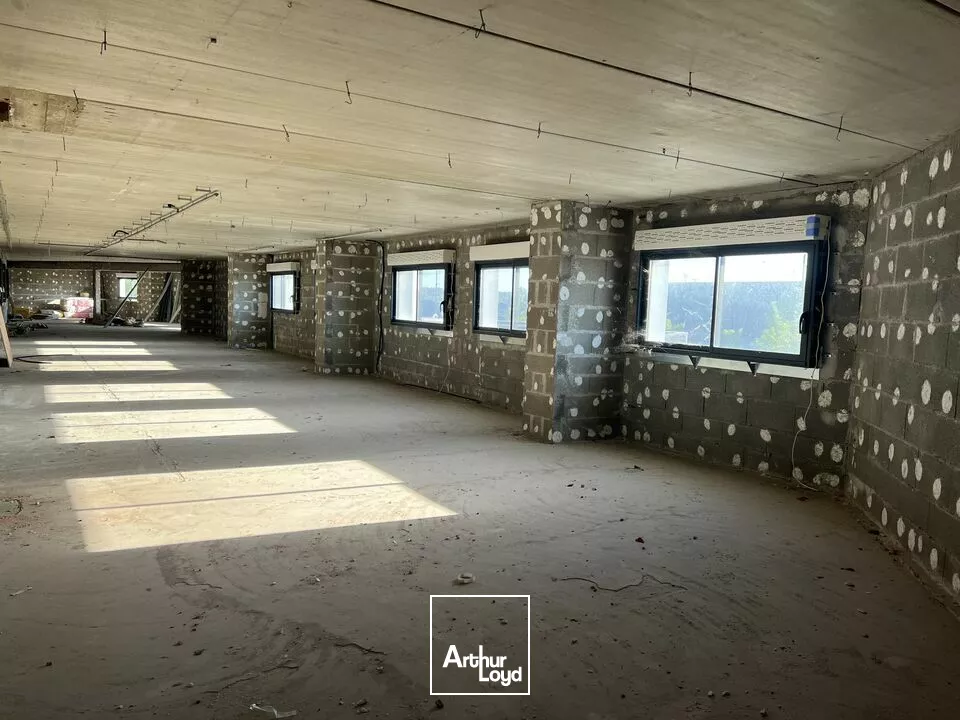 TOURS SUD EST LES YVAUDIERES - A LOUER 287 M² BUREAUX - STATIONNEMENT FACILE