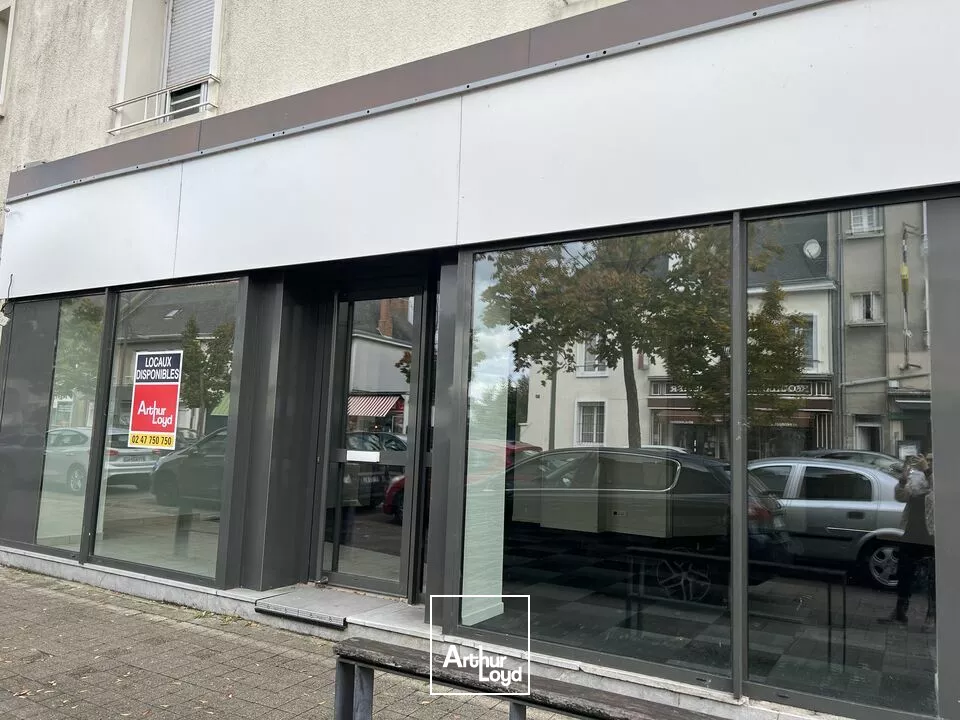 Local commercial à louer 70 m² - Saint-Pierre-des-Corps / idéal activité de services