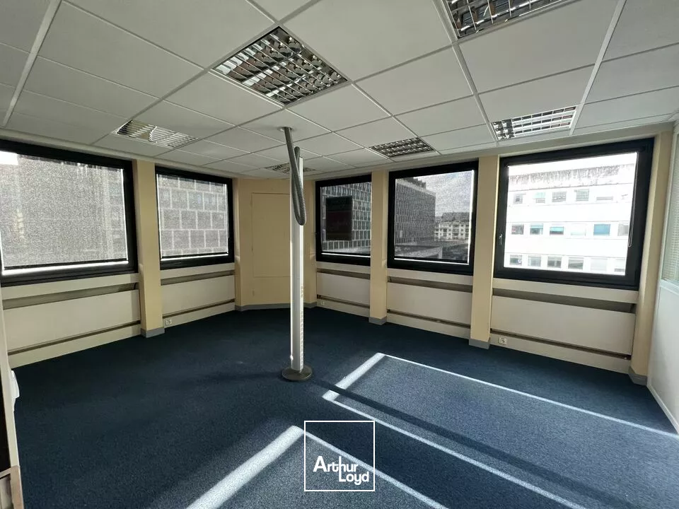 TOURS GARE BUREAUX A LOUER 363 M² ACHAT POSSIBLE