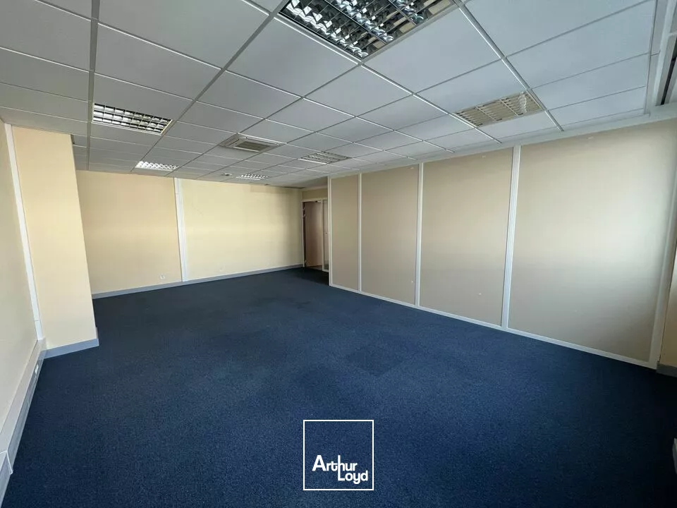 TOURS GARE BUREAUX A LOUER 363 M² ACHAT POSSIBLE