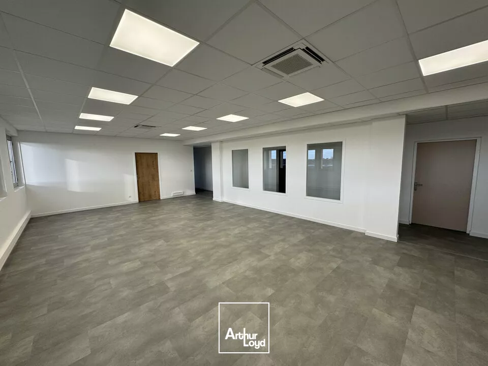 TOURS METROPOLE BUREAUX A LOUER 890 M² REMIS A NEUF