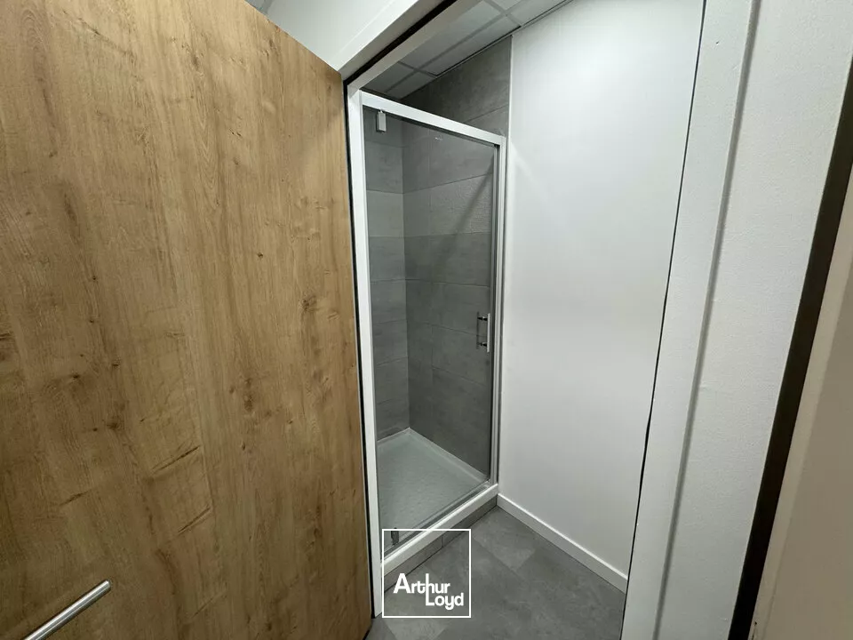 TOURS METROPOLE BUREAUX A LOUER 890 M² REMIS A NEUF