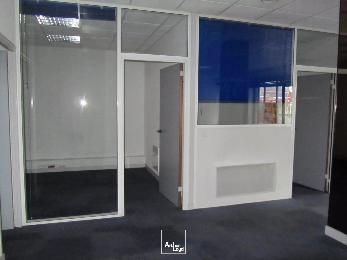 LOCAL COMMERCIAL - 214 m2 - À LOUER - BEAUVAIS CENTRE VILLE