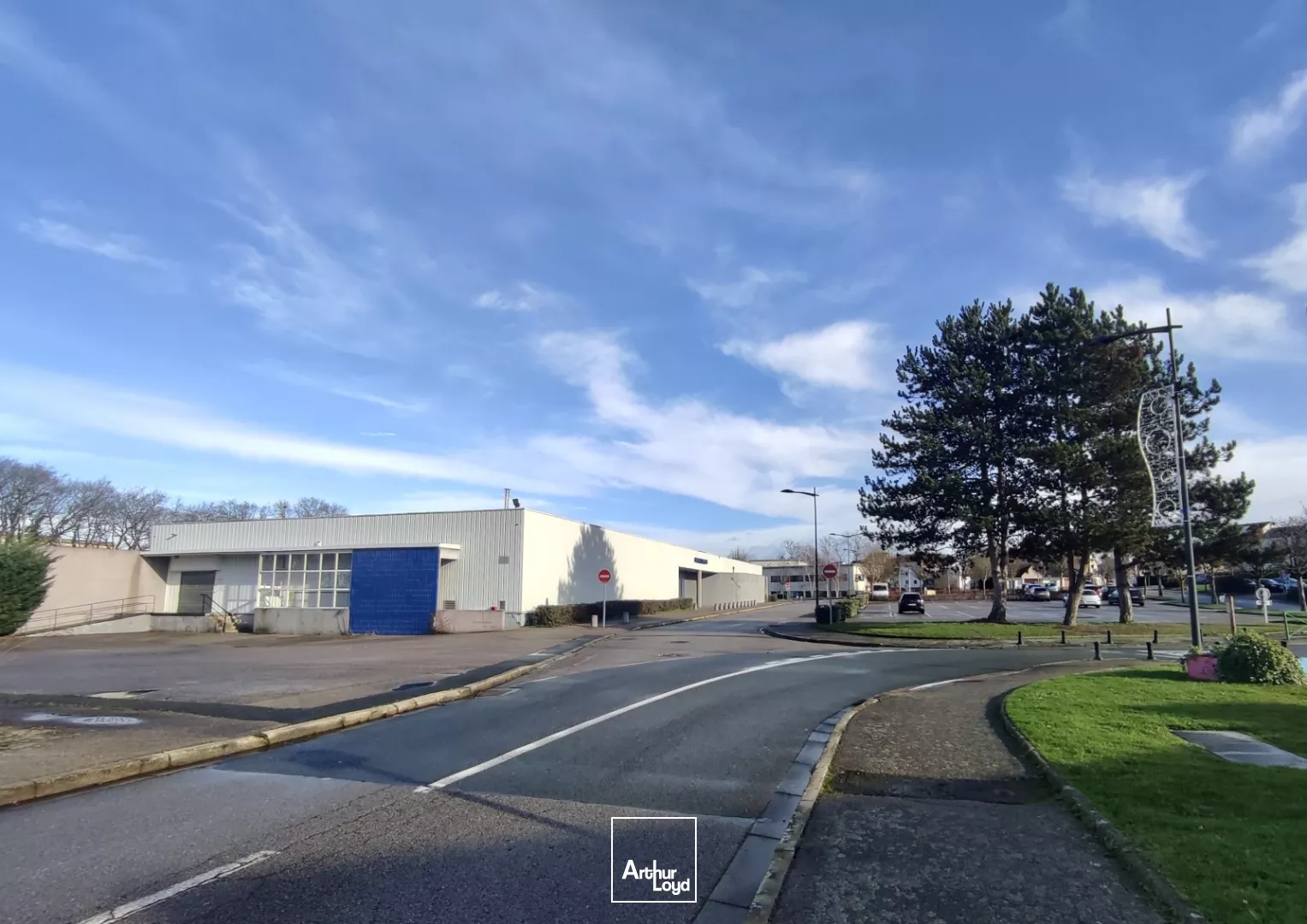 Locaux commerciaux à louer à CLEON 76410