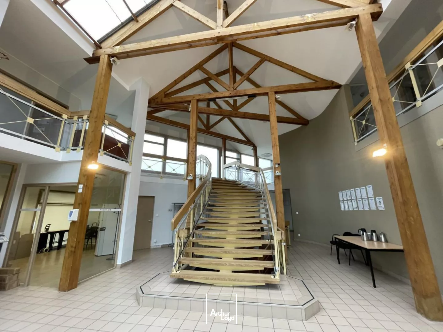 Bureaux à vendre à MONT SAINT AIGNAN 76130