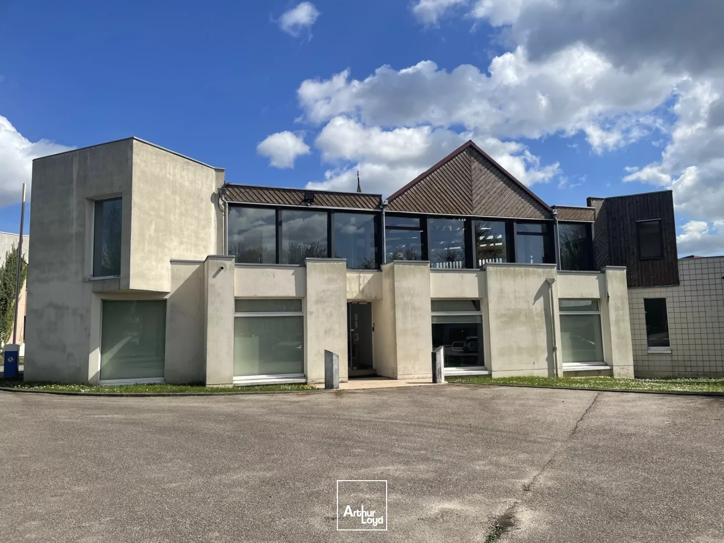 Bureaux à vendre à MONT SAINT AIGNAN 76130