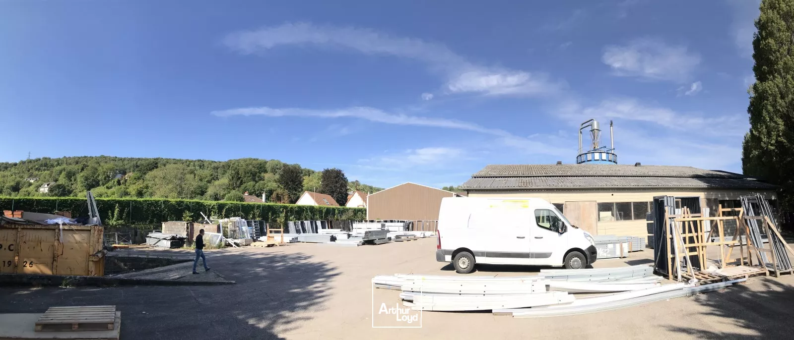 A LOUER - IDEAL ARTISAN d'environ 555 m² divisibles