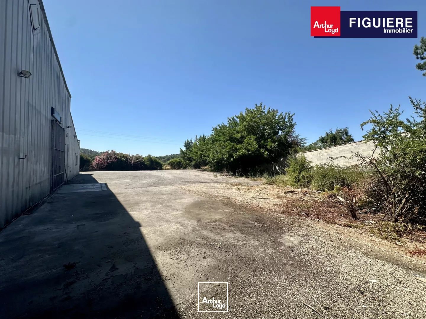 Local d'activités avec terrain à LOUER sur GARDANNE