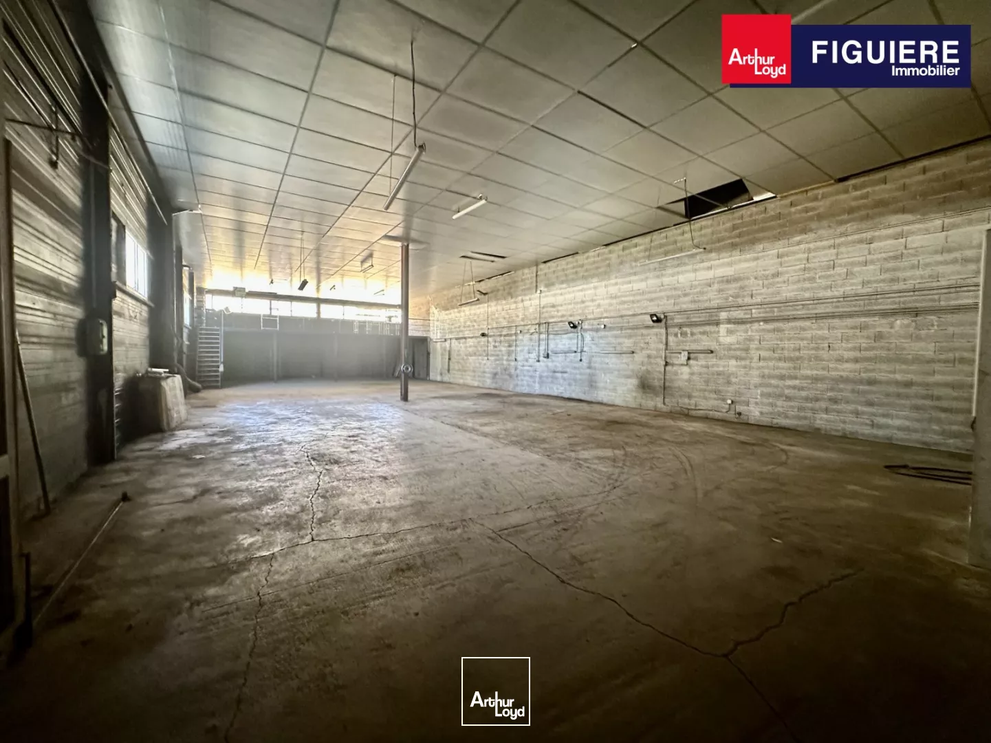 Local d'activités avec terrain à LOUER sur GARDANNE