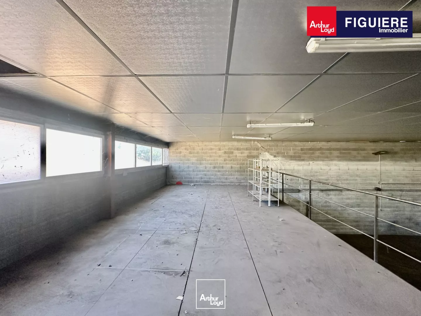 Local d'activités avec terrain à LOUER sur GARDANNE