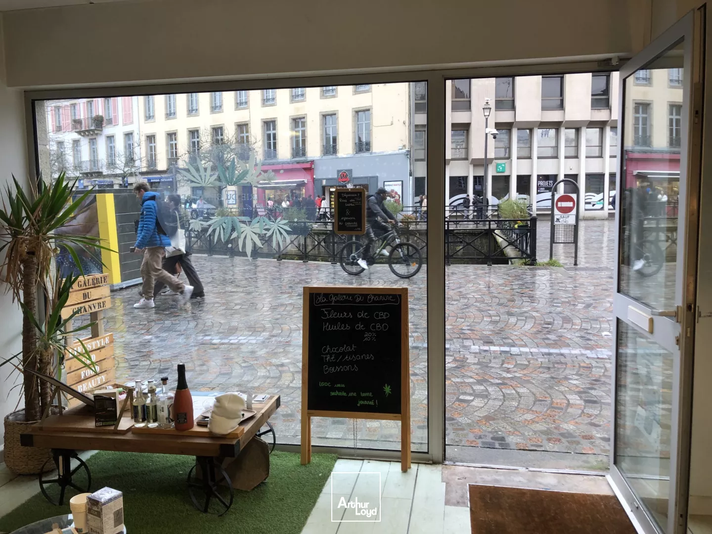 LOCAL COMMERCIAL A CEDER - HYPERCENTRE QUIMPER