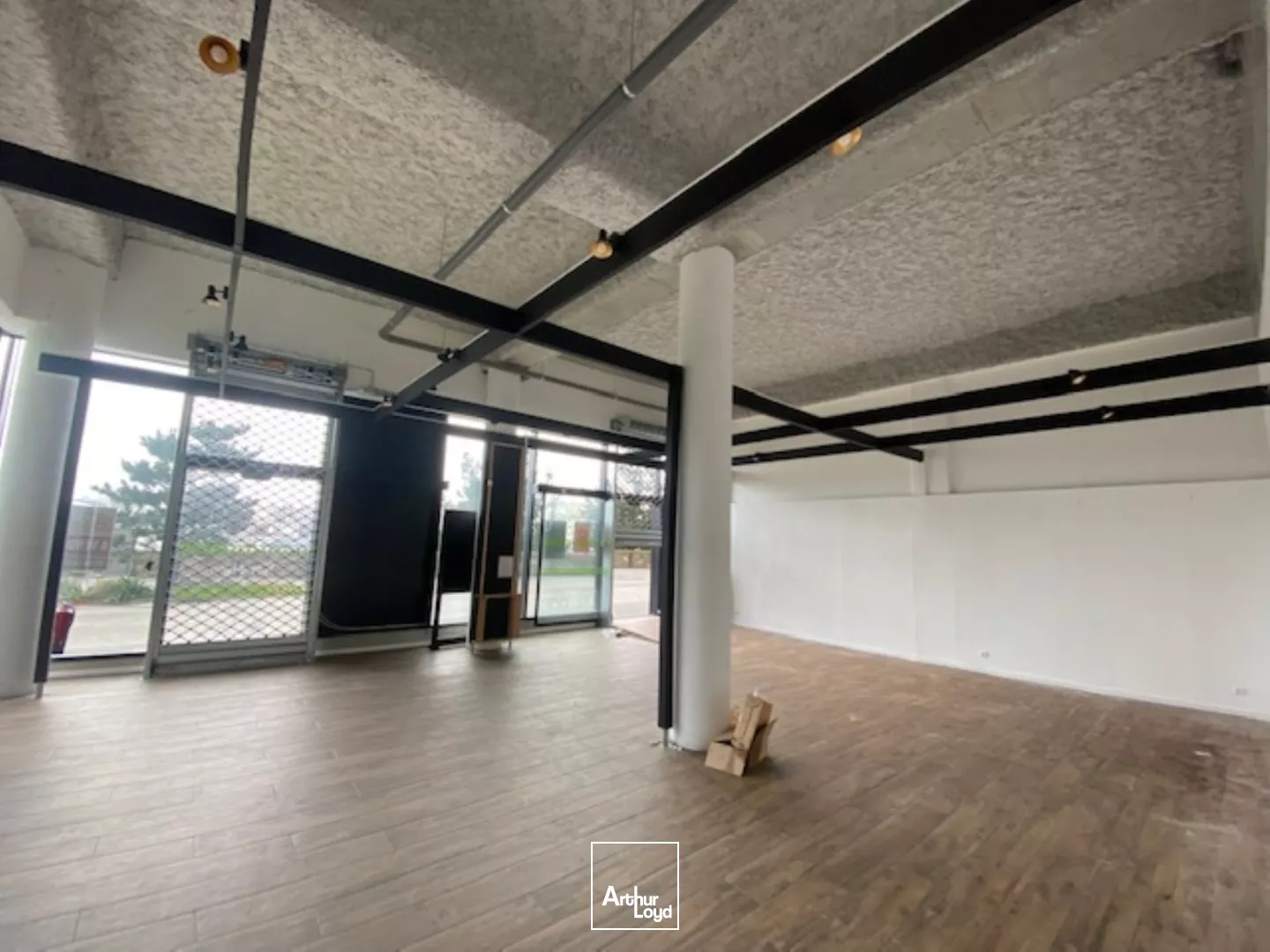 LOCAL COMMERCIAL 112 M² A LOUER CAPUCINS