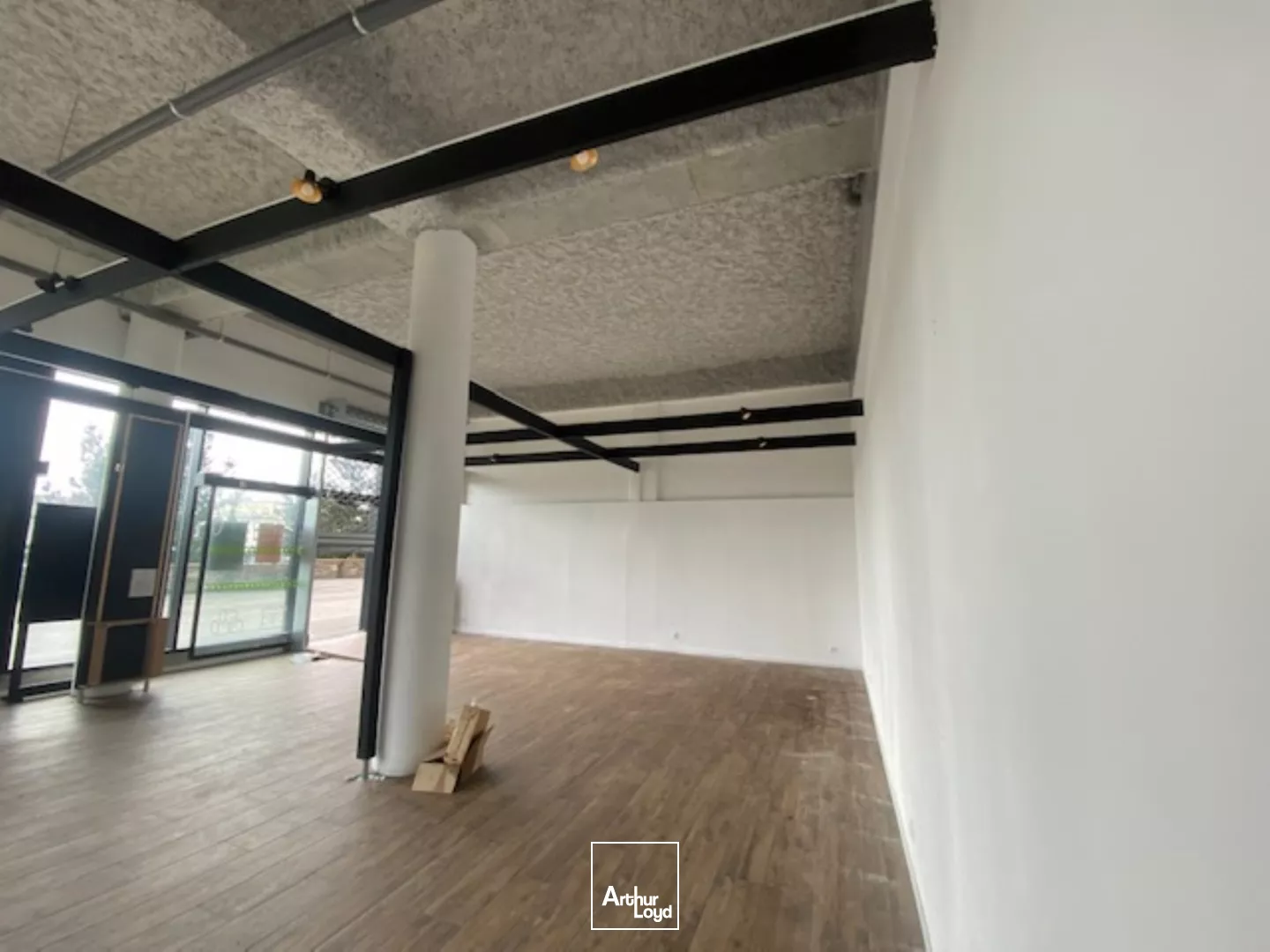 LOCAL COMMERCIAL 112 M² A LOUER CAPUCINS
