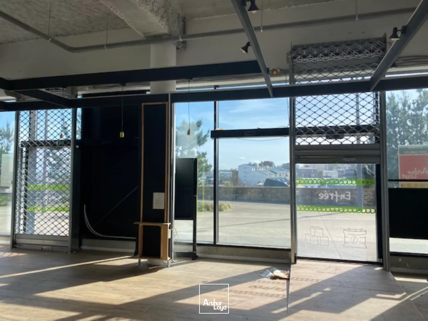 LOCAL COMMERCIAL 112 M² A LOUER CAPUCINS